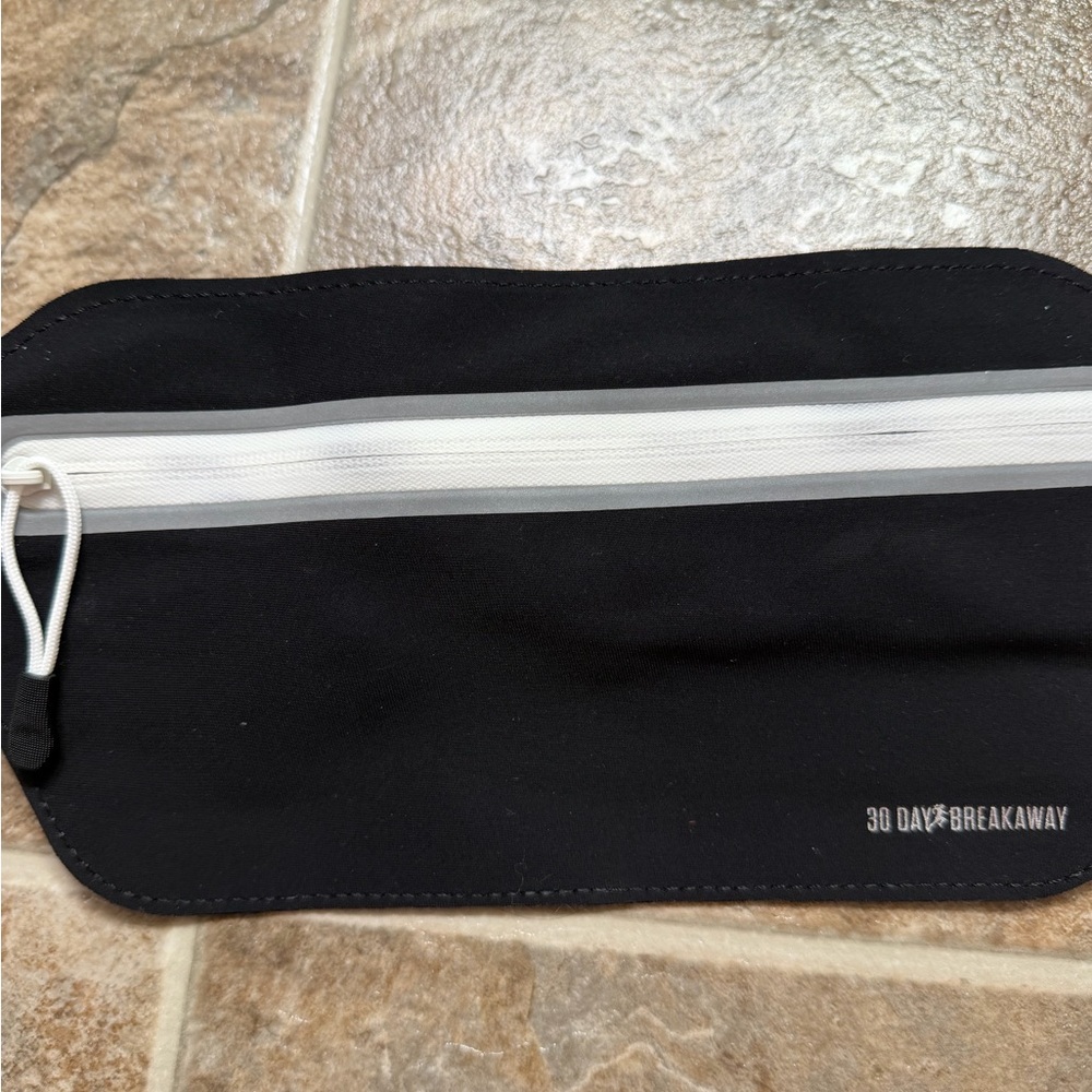 BODi 30 Day Breakaway Running Belt - Picture 3 of 7